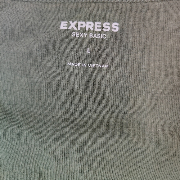 Express sexy basic quarter sleeve size L - Picture 2 of 3
